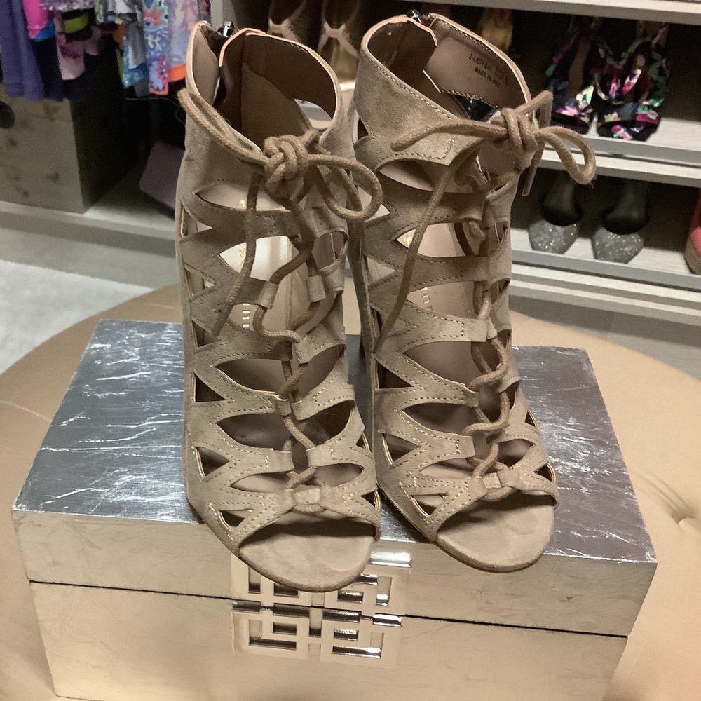 Chinese Laundry Taupe Suede Heels size 7